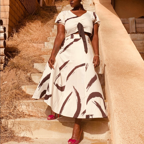 White skirt set - Picture 2 of 4